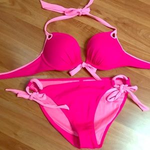 Victoria’s Secret bikini